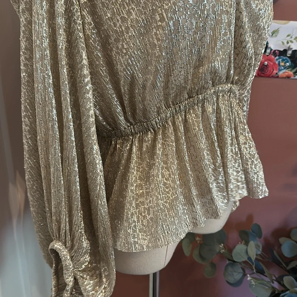 Ba&sh Caitlin gold metallic vneck peplum elastic cuff & waist 2 shirt/blouse